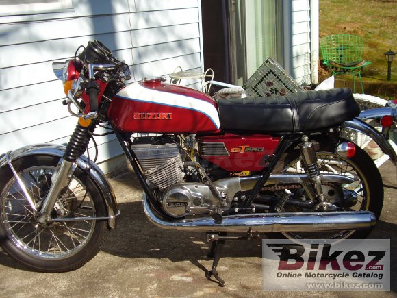 1973 Suzuki GT 250 photo